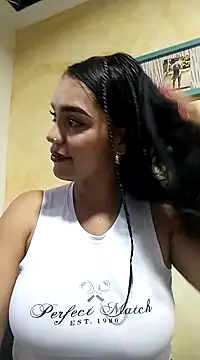 Snapshot of Sara-77 chatting on 02.13.25 Sara-77 online show from 02.13.25