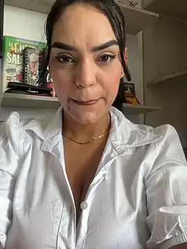 Snapshot of Sara-77 chatting on 11.22.25 Sara-77 online show from 11.22.25