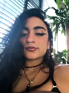 Lila Desiree online show from 12.03.25