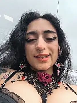 Lila Desiree online show from 07.04.26