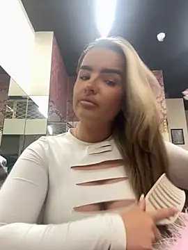 maisiesmithx online show from 10.19.25