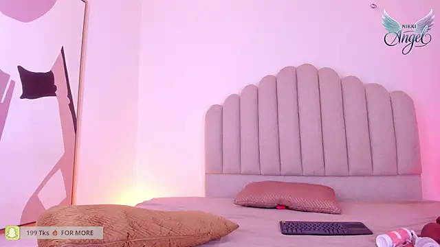 Nikki Angel  online show from 09.26.25