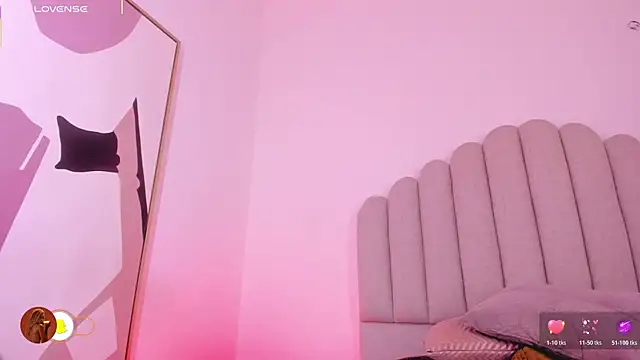 Snapshot of Nikki_Angel_ chatting on 02.22.26 Nikki Angel online show from 02.22.26