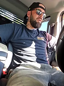 Snapshot of Beardedtattood chatting on 09.17.25 Beardedtattood online show from 09.17.25