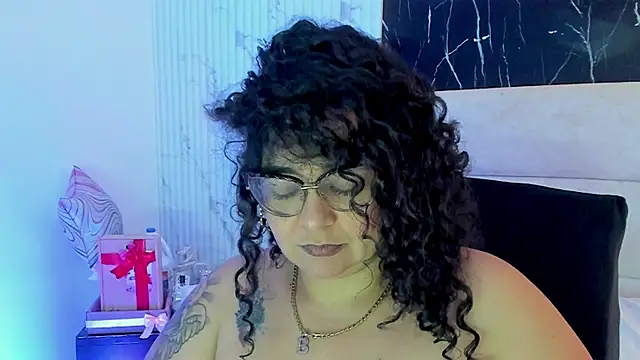 Snapshot of Reginavegaa chatting on 05.11.26 Reginavegaa online show from 05.11.26