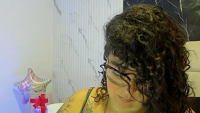 Snapshot of Reginavegaa chatting on 05.26.26 Reginavegaa online show from 05.26.26