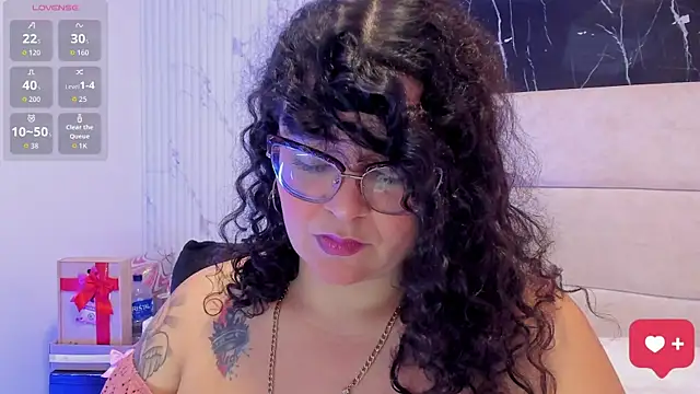Snapshot of Reginavegaa chatting on 05.28.26 Reginavegaa online show from 05.28.26