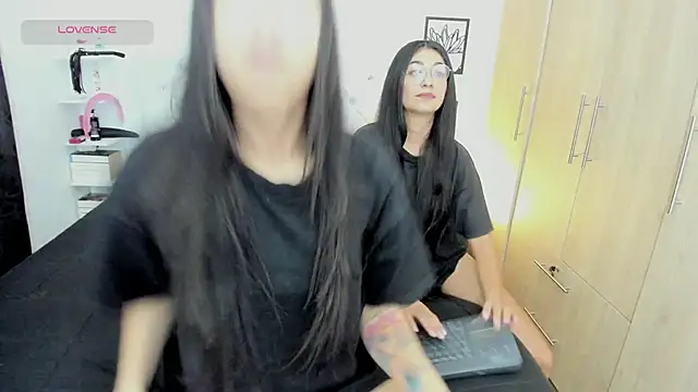 Annie-Hank online show from 12.21.24