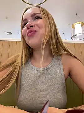 mur girl online show from 12.08.24