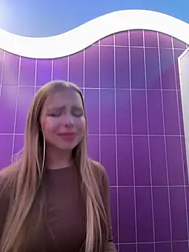 mur girl online show from 12.21.24