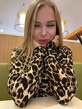 mur girl online show from 12.30.24