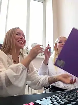 mur girl online show from 02.15.25