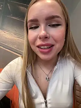 mur girl online show from 02.26.25