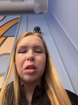 mur girl online show from 10.05.25