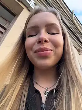 mur girl online show from 10.11.25