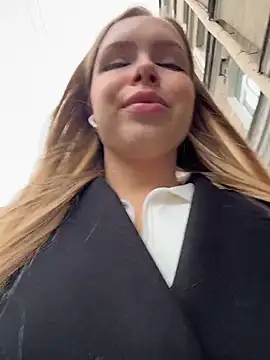 mur girl online show from 10.15.25