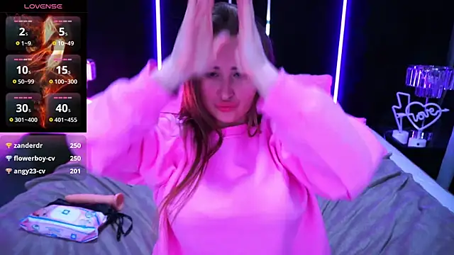 Snapshot of GentleAdellee chatting on 02.08.25 GentleAdellee online show from 02.08.25