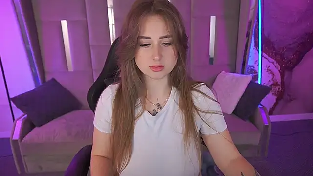 Snapshot of GentleAdellee chatting on 11.23.25 GentleAdellee online show from 11.23.25