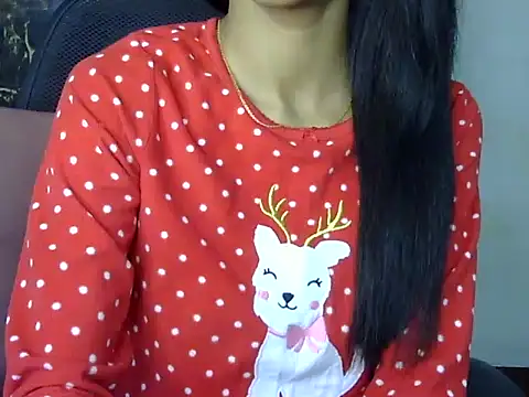 Snapshot of MAAYRA_09 chatting on 01.31.25 MAAYRA 09 online show from 01.31.25