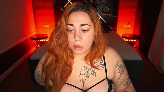 Snapshot of Kittywakee chatting on 11.19.25 Kittywakee online show from 11.19.25