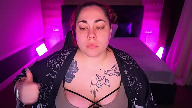 Snapshot of Kittywakee chatting on 11.29.25 Kittywakee online show from 11.29.25