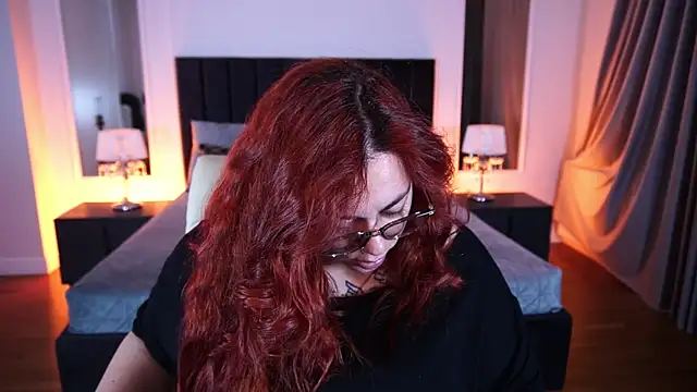 Snapshot of Kittywakee chatting on 06.17.26 Kittywakee online show from 06.17.26