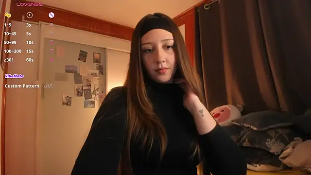 Snapshot of HeyTati chatting on 05.30.26 HeyTati online show from 05.30.26
