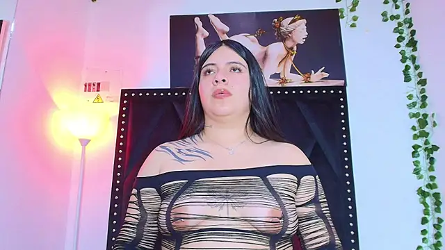 Snapshot of Naia_x chatting on 02.17.26 Naia x online show from 02.17.26