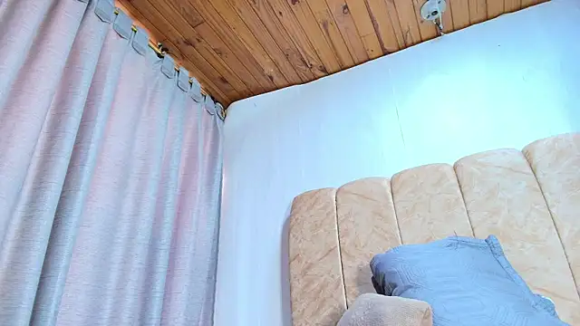 Snapshot of Naia_x chatting on 03.03.26 Naia x online show from 03.03.26