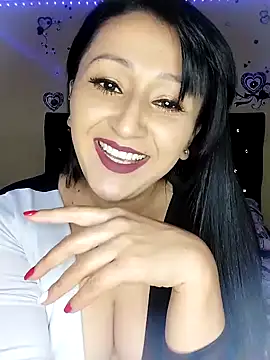 Snapshot of ArianaMist chatting on 09.15.25 ArianaMist online show from 09.15.25