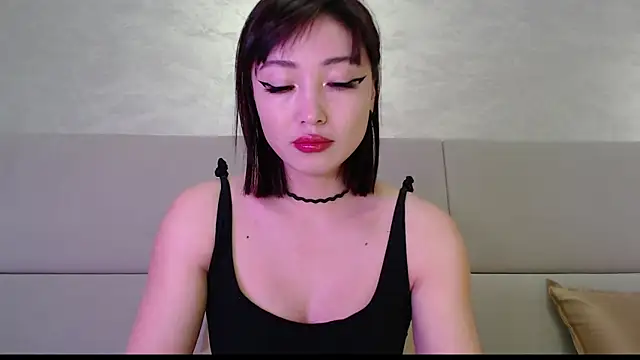 MiaRie online show from 11.28.25