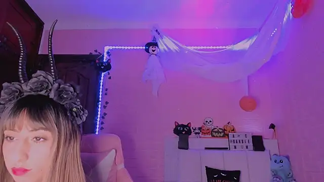 Snapshot of gabyye_capprins chatting on 10.09.25 gabyye capprins online show from 10.09.25