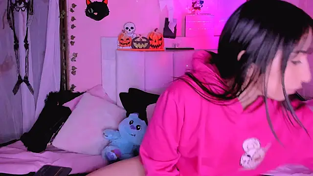 Snapshot of gabyye_capprins chatting on 10.25.25 gabyye capprins online show from 10.25.25