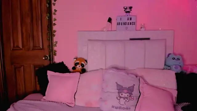 Snapshot of gabyye_capprins chatting on 11.08.25 gabyye capprins online show from 11.08.25