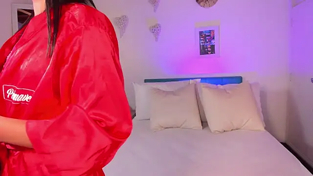 Snapshot of natali_henao chatting on 12.27.24 natali henao online show from 12.27.24