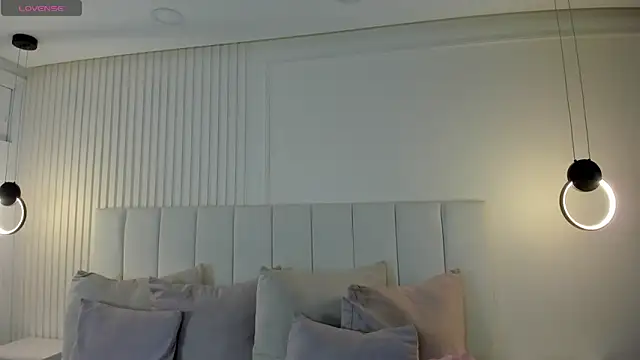 Snapshot of natali_henao chatting on 11.19.25 natali henao online show from 11.19.25