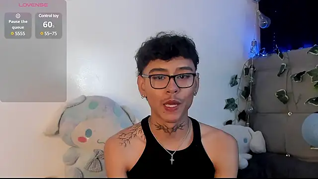 Snapshot of jacks_hotter chatting on 03.12.25 jacks hotter online show from 03.12.25