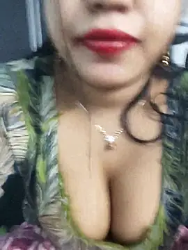 Snapshot of Sania-Love chatting on 11.14.25 Sania-Love online show from 11.14.25