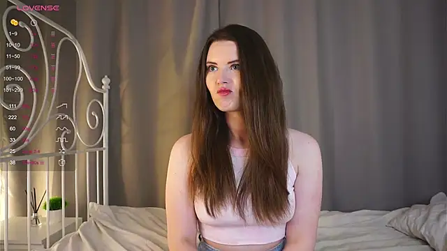 LoraDevon online show from 02.13.25