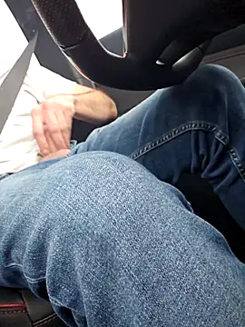 Snapshot of Spunwhiteboy1992 chatting on 11.19.25 Spunwhiteboy1992 online show from 11.19.25