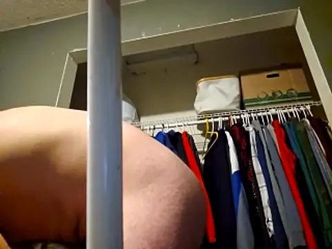 Snapshot of Spunwhiteboy1992 chatting on 12.05.25 Spunwhiteboy1992 online show from 12.05.25