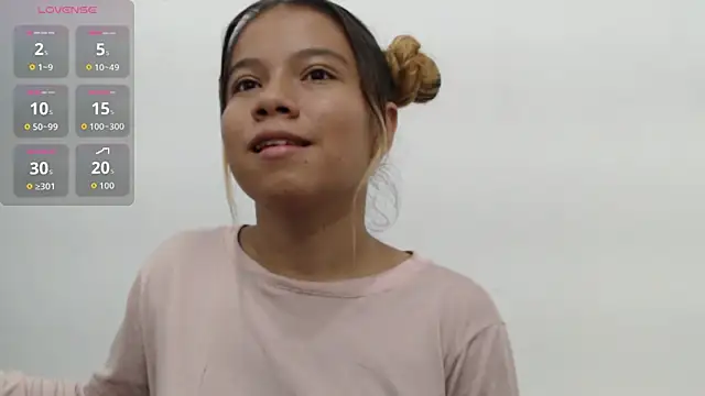 Naomi991 online show from 10.15.25