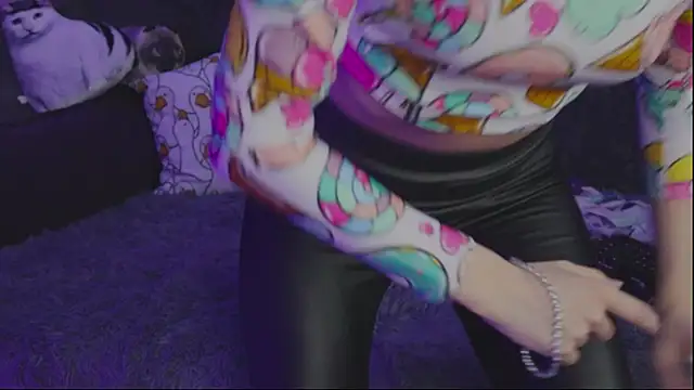 Kathleen Meow online show from 02.14.25