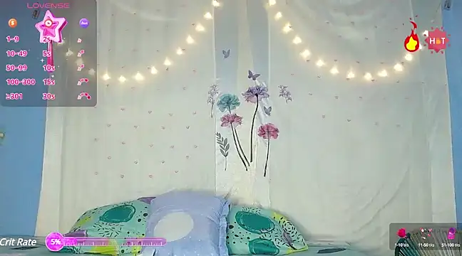 Snapshot of evaluna_horny_ chatting on 12.17.24 evaluna horny online show from 12.17.24