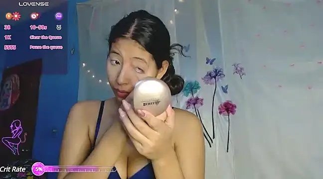 Snapshot of evaluna_horny_ chatting on 01.25.25 evaluna horny online show from 01.25.25