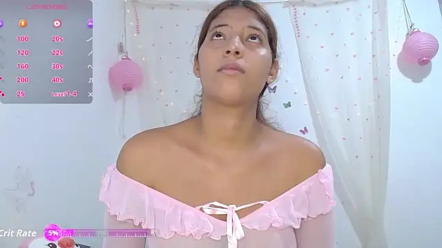 Snapshot of evaluna_horny_ chatting on 10.19.25 evaluna horny online show from 10.19.25