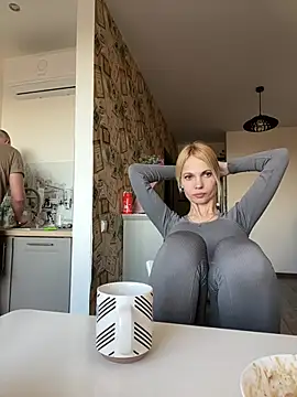 Snapshot of DonorDi chatting on 02.23.25 DonorDi online show from 02.23.25