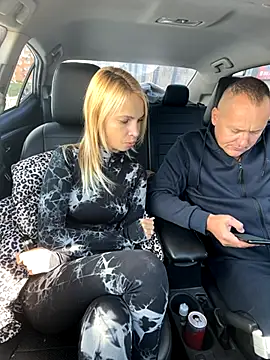 Snapshot of DonorDi chatting on 10.21.25 DonorDi online show from 10.21.25