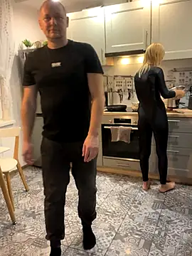 Snapshot of DonorDi chatting on 11.22.25 DonorDi online show from 11.22.25