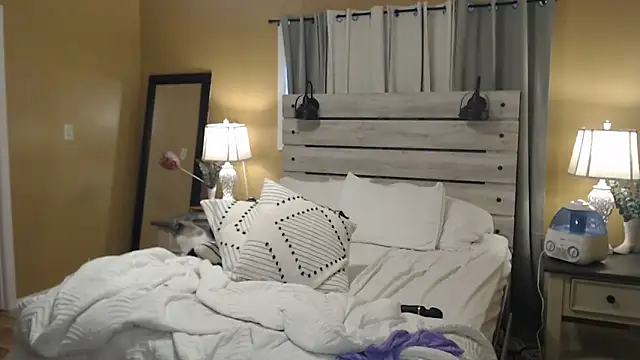 Snapshot of TexasTattooedHouseWife chatting on 03.21.25 TexasTattooedHouseWife online show from 03.21.25